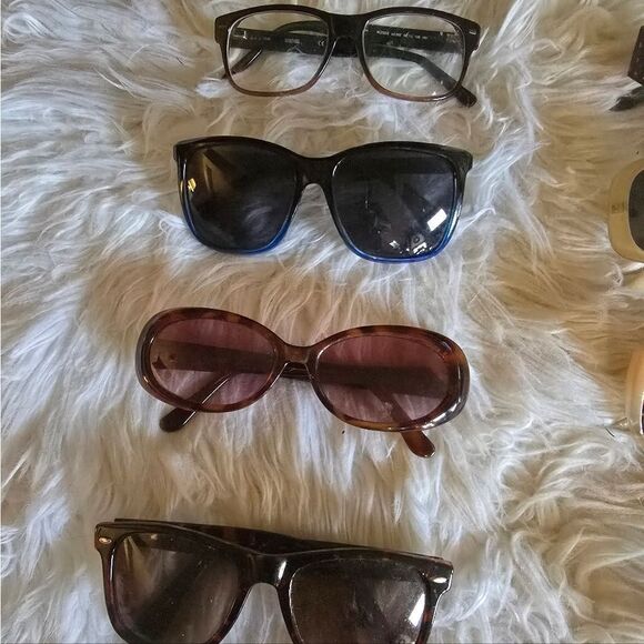 BUNDLE OF GLASSES - Picture 4 of 6